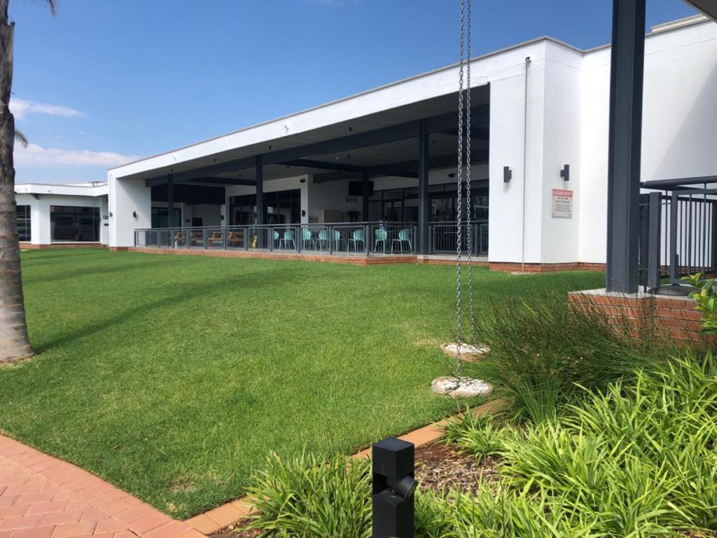 The Blyde Crystal Lagoon Riverwalk Estate Pretoria-Noord エクステリア 写真